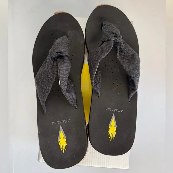 volatile Women’s Tulane wedge sandals 10 Black - Picture 5 of 7